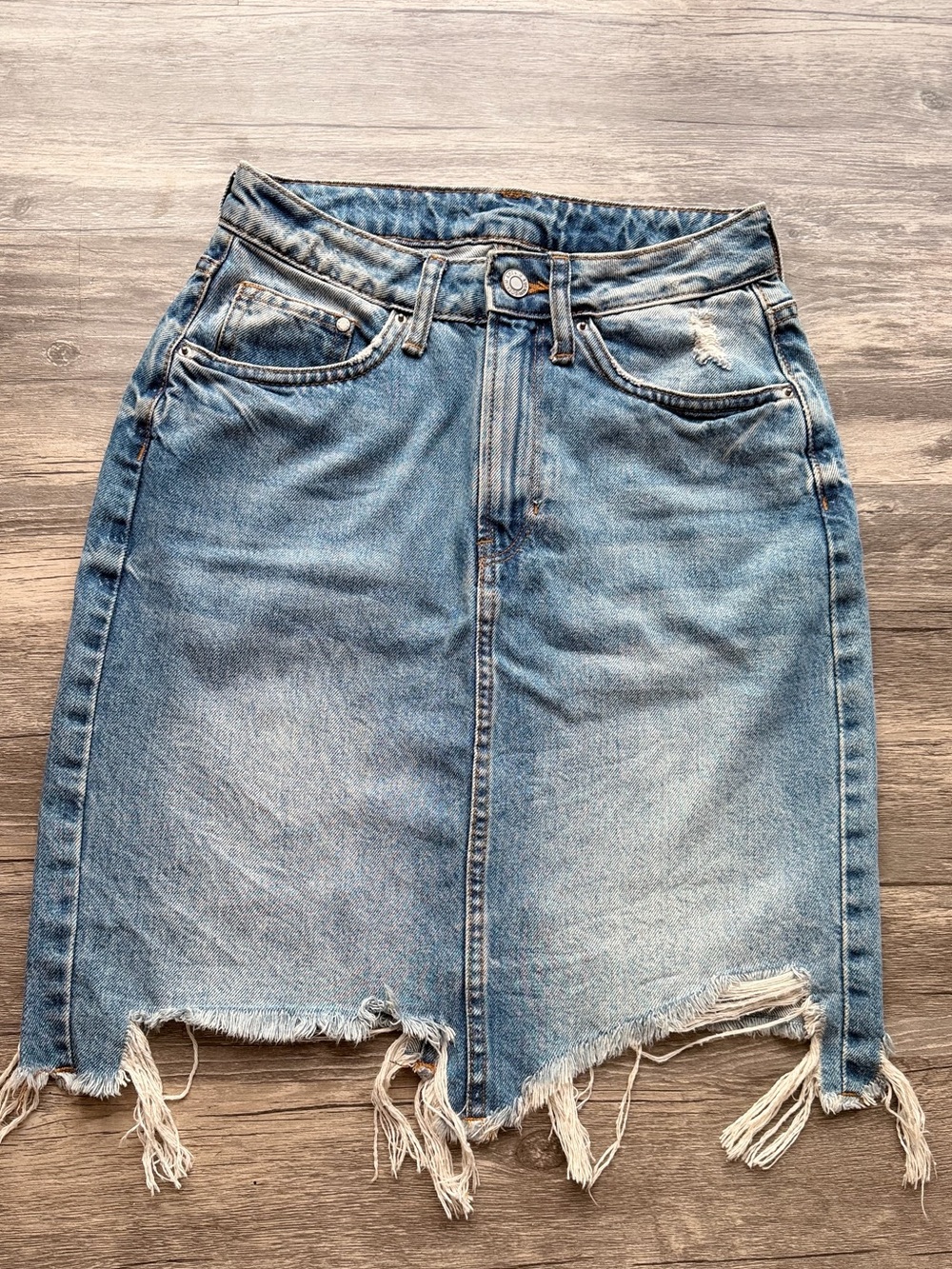 Denim Frayed Hem Pencil Skirt - medium Blue